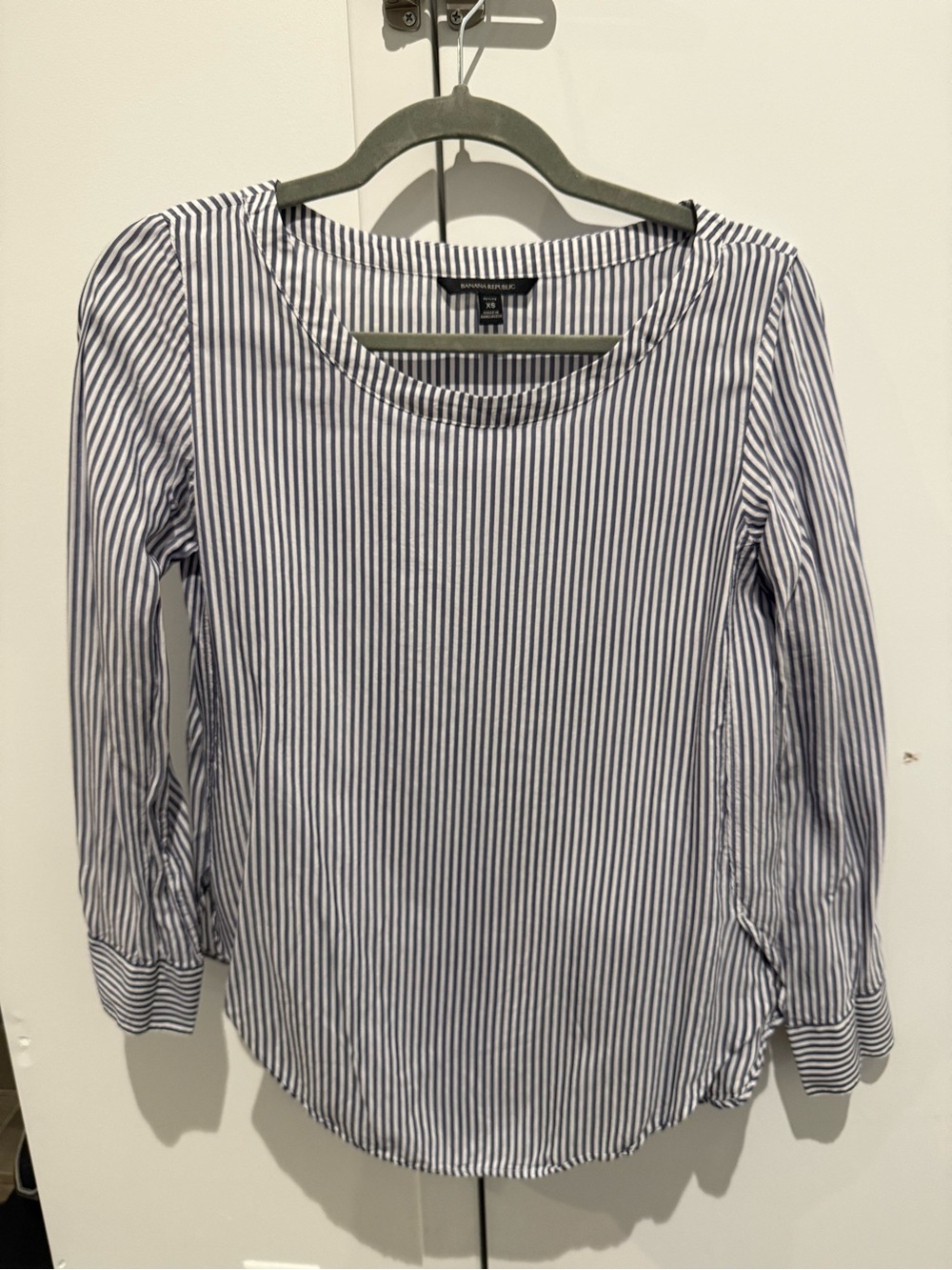 Banana Republic Blue and White Vertical Stripe Scoop Neck Blouse Size XS